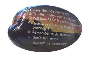 Uunique, environmentally friendly, invitation idea: hand painted coconut