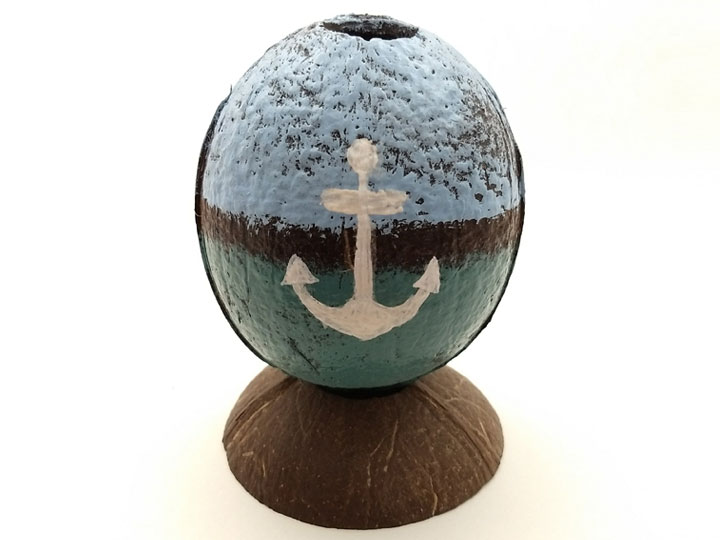 Wholesale store inventory nautical painted souvenir coconut.